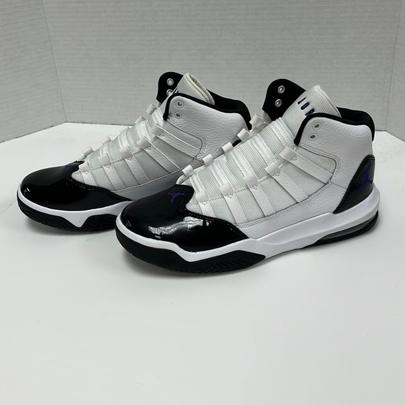 Jordan Max Aura (GS) AQ9214 121 Size 6Y - Picture 1 of 10